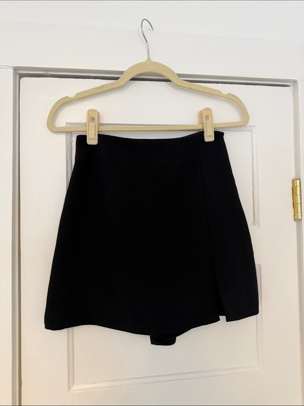 NWOT Zara Women's Black Skort